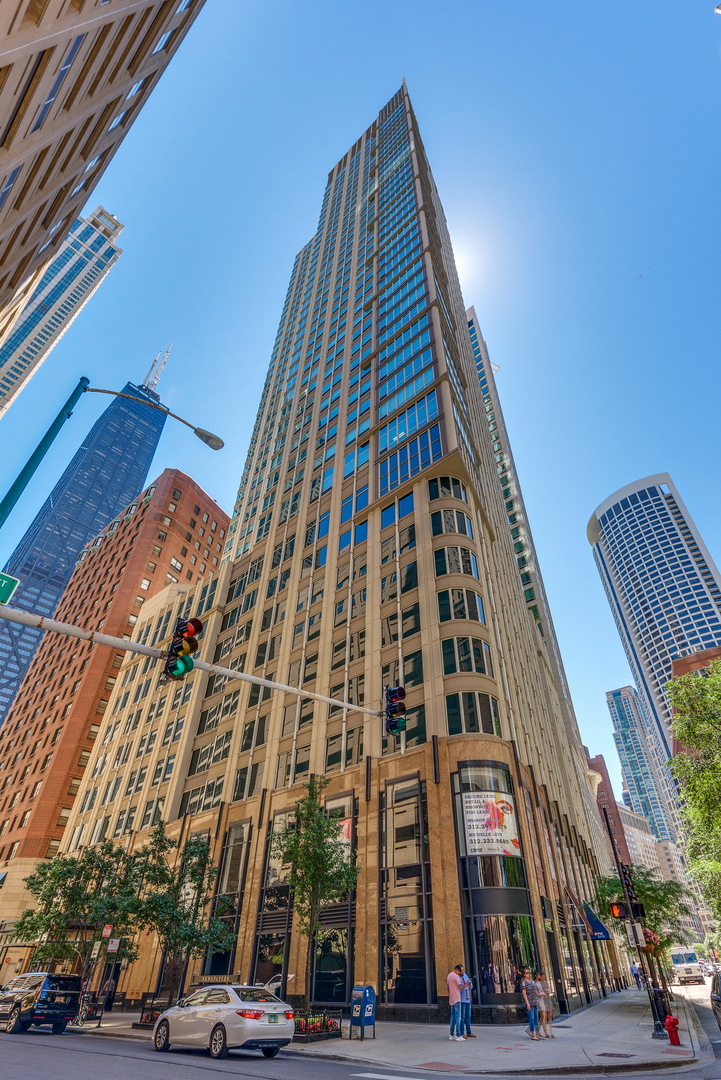 57 East Delaware Place, Unit 1403 Chicago, IL 60611 - Photo 1 of 26