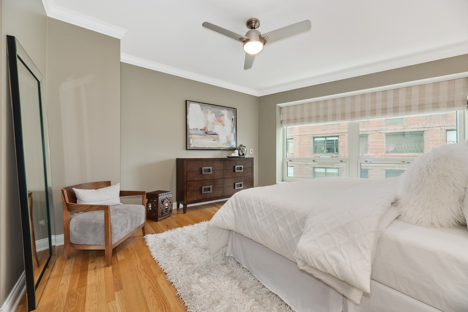 57 East Delaware Place, Unit 1403 Chicago, IL 60611 - Photo 15 of 26