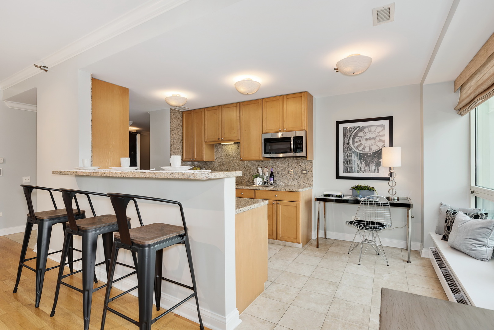 57 East Delaware Place, Unit 1403 Chicago, IL 60611 - Photo 10 of 26
