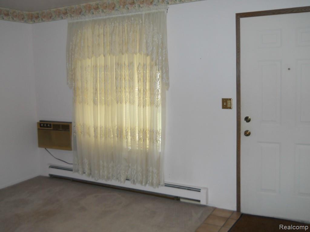 30468 Utica Road Roseville, MI 48066 - Photo 10 of 20 002.jpg