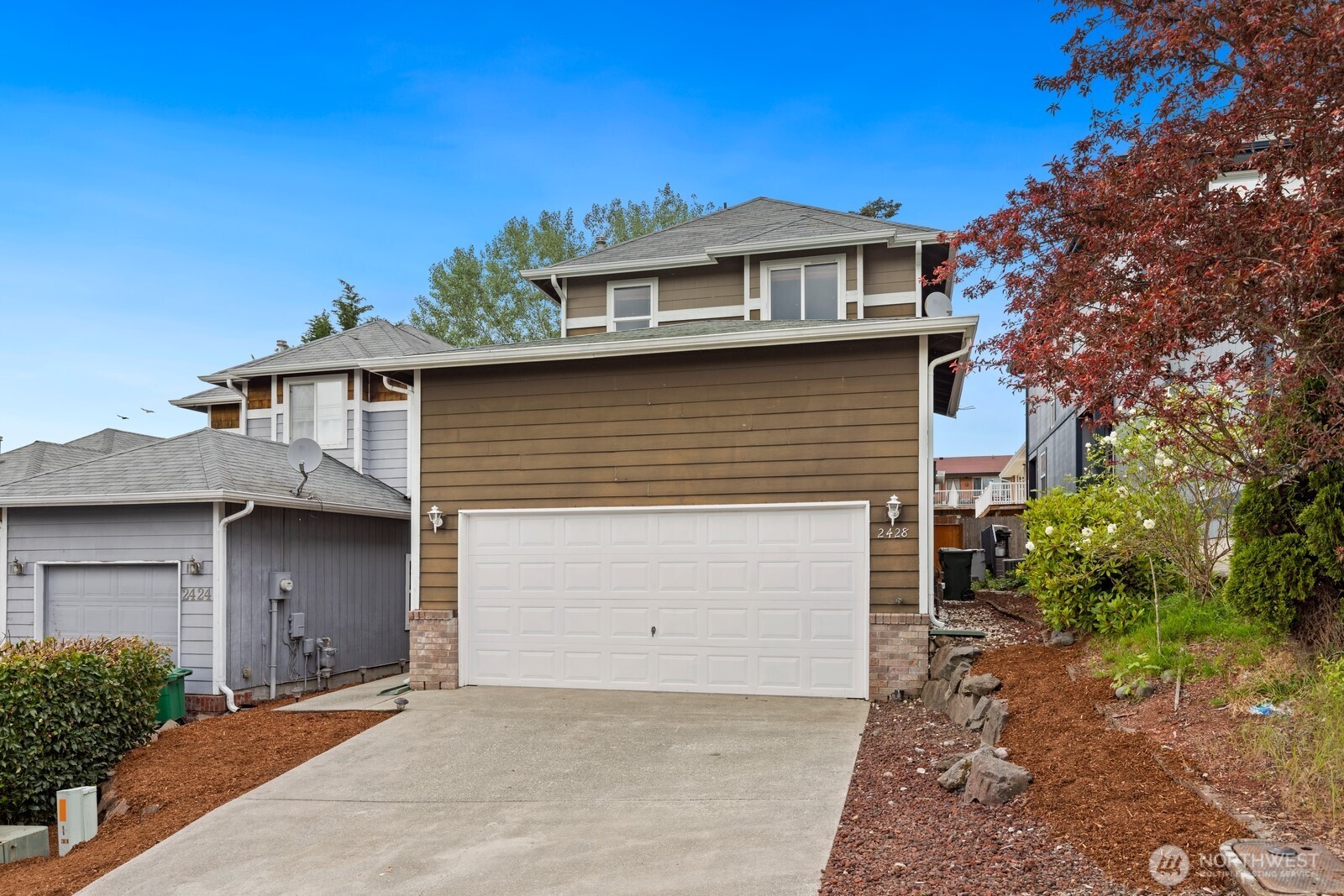 2428 Northeast 13th Street Renton, WA 98056 - Photo 3 of 24