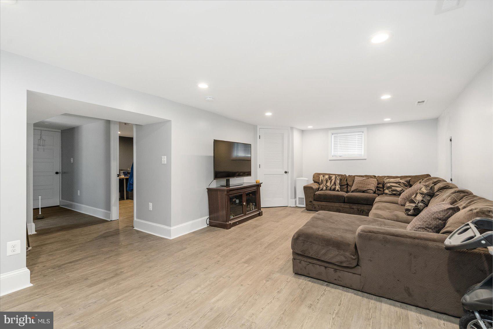 4419 Raspe Avenue Baltimore, MD 21206 - Photo 21 of 46