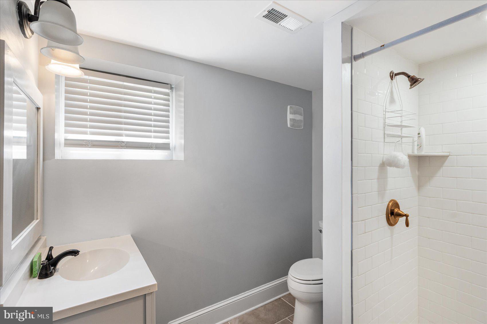 4419 Raspe Avenue Baltimore, MD 21206 - Photo 24 of 46