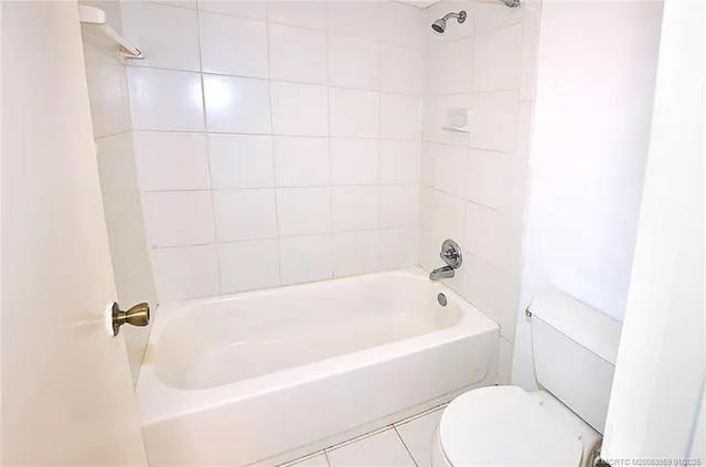 $1,900 | 950 South Kanner Highway, Unit 9, Stuart, FL 34994