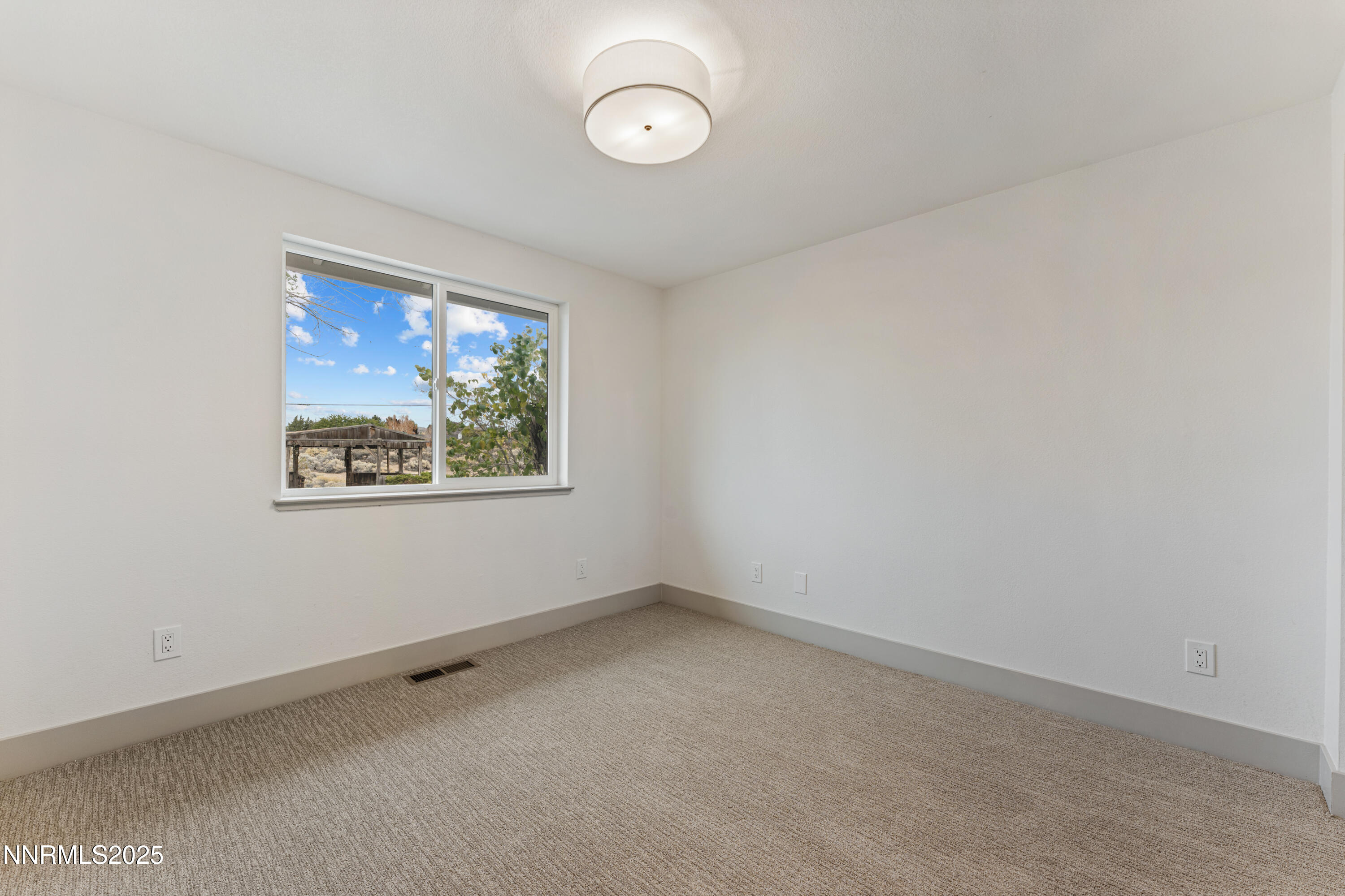 85 East Sky Ranch Boulevard Sparks, NV 89441 - Photo 18 of 34 DS201115