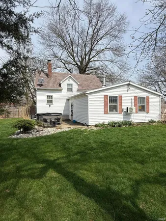 $220,000 | 256 West Hoosier Street, Berne, IN 46711