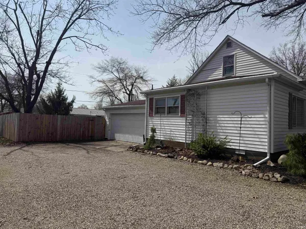 $220,000 | 256 West Hoosier Street, Berne, IN 46711
