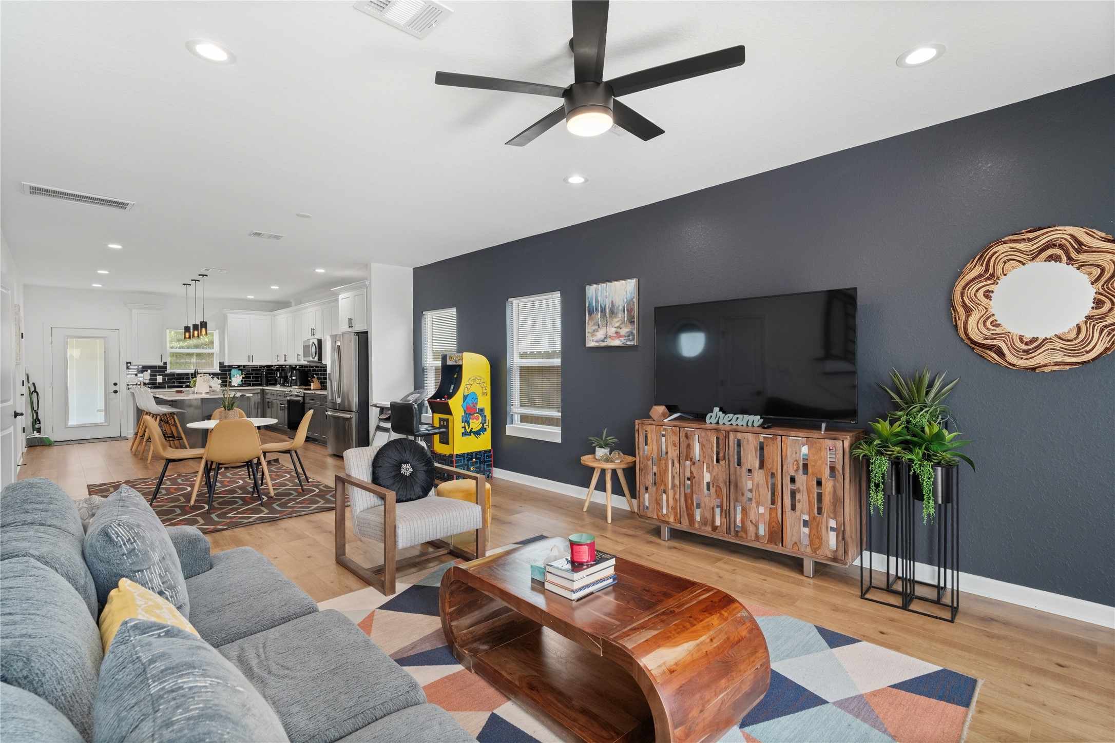 6130 Conley Street, Unit A/B Houston, TX 77021 - Photo 3 of 12 Gallery Image 3
