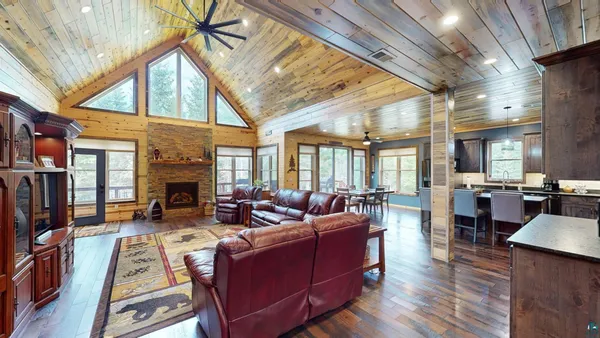 $1,495,000 | 7523 Nelson Road, Crane Lake, MN 55725