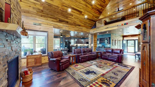 $1,495,000 | 7523 Nelson Road, Crane Lake, MN 55725