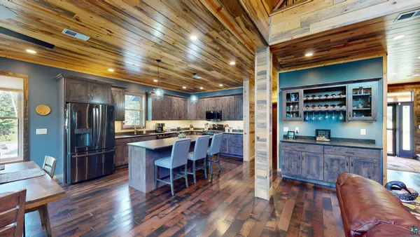 $1,495,000 | 7523 Nelson Road, Crane Lake, MN 55725