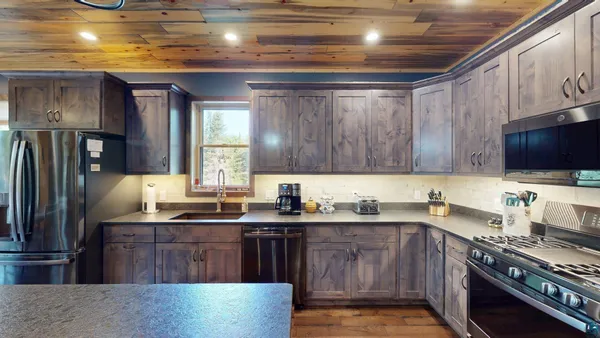 $1,495,000 | 7523 Nelson Road, Crane Lake, MN 55725