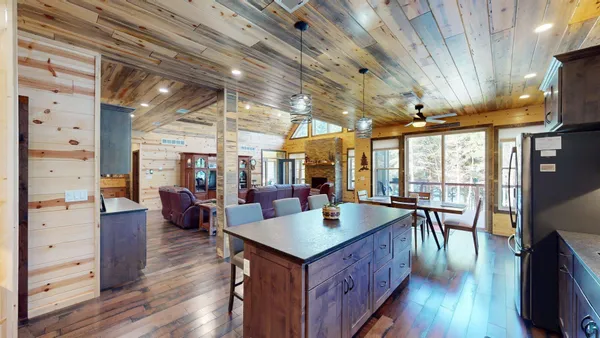 $1,495,000 | 7523 Nelson Road, Crane Lake, MN 55725