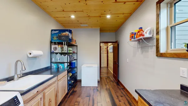 $1,495,000 | 7523 Nelson Road, Crane Lake, MN 55725