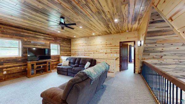 $1,495,000 | 7523 Nelson Road, Crane Lake, MN 55725