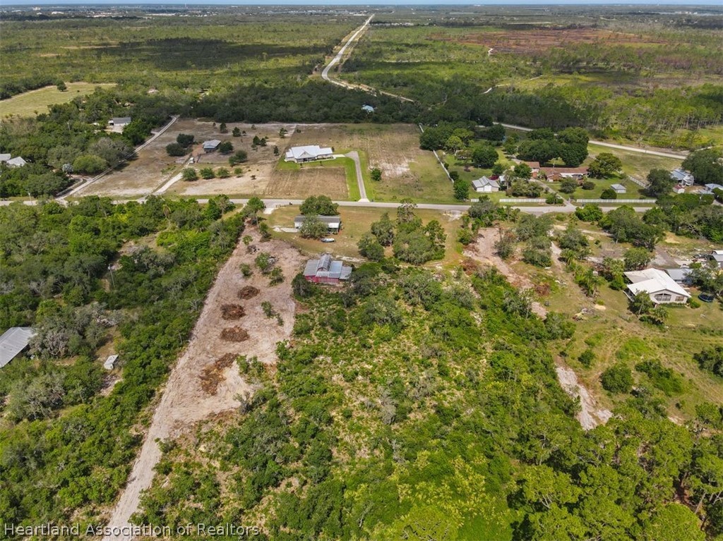 2626 Van Pelt Road Sebring, FL 33870 - Photo 4 of 32 Gallery Image 4