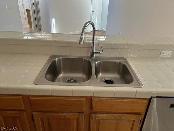 $2,400 | 2025 Big Bend Way, Henderson, NV 89074