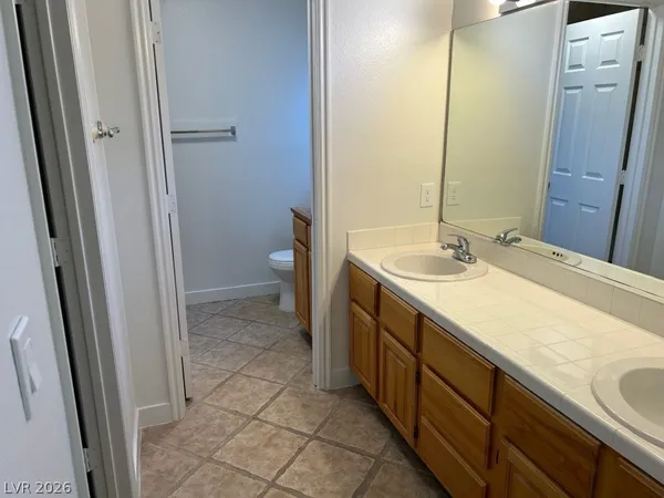 $2,400 | 2025 Big Bend Way, Henderson, NV 89074