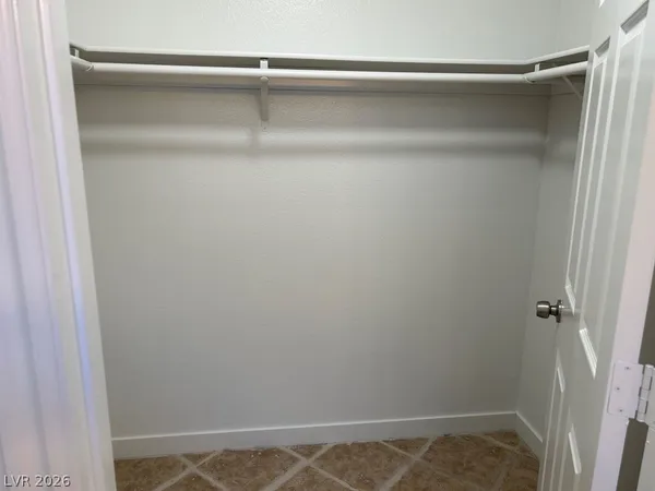 $2,400 | 2025 Big Bend Way, Henderson, NV 89074