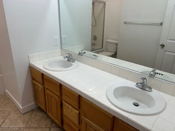 $2,400 | 2025 Big Bend Way, Henderson, NV 89074