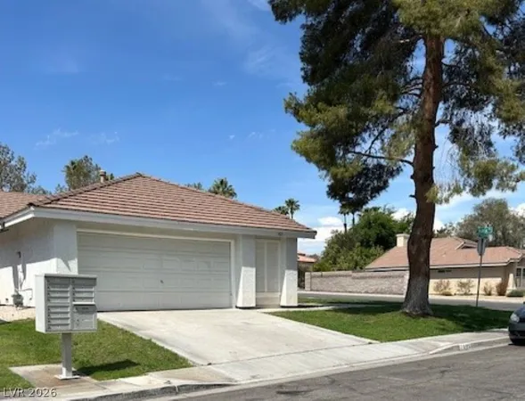 $2,400 | 2025 Big Bend Way, Henderson, NV 89074