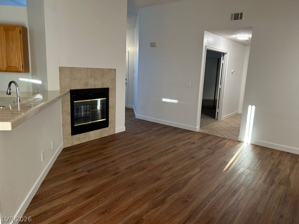 2025 Big Bend Way Henderson, NV 89074 - Photo 6 of 35