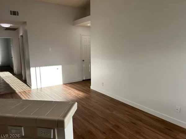 $2,400 | 2025 Big Bend Way, Henderson, NV 89074