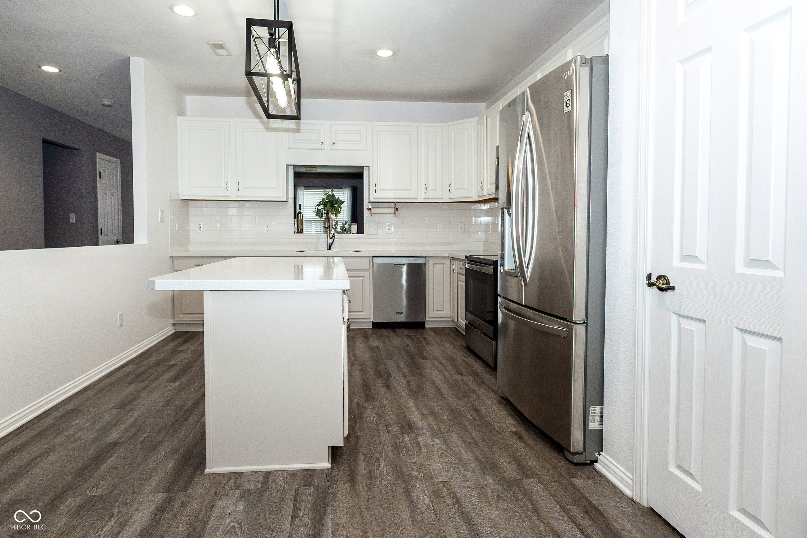 8275 Locke Drive Avon, IN 46123 - Photo 9 of 38