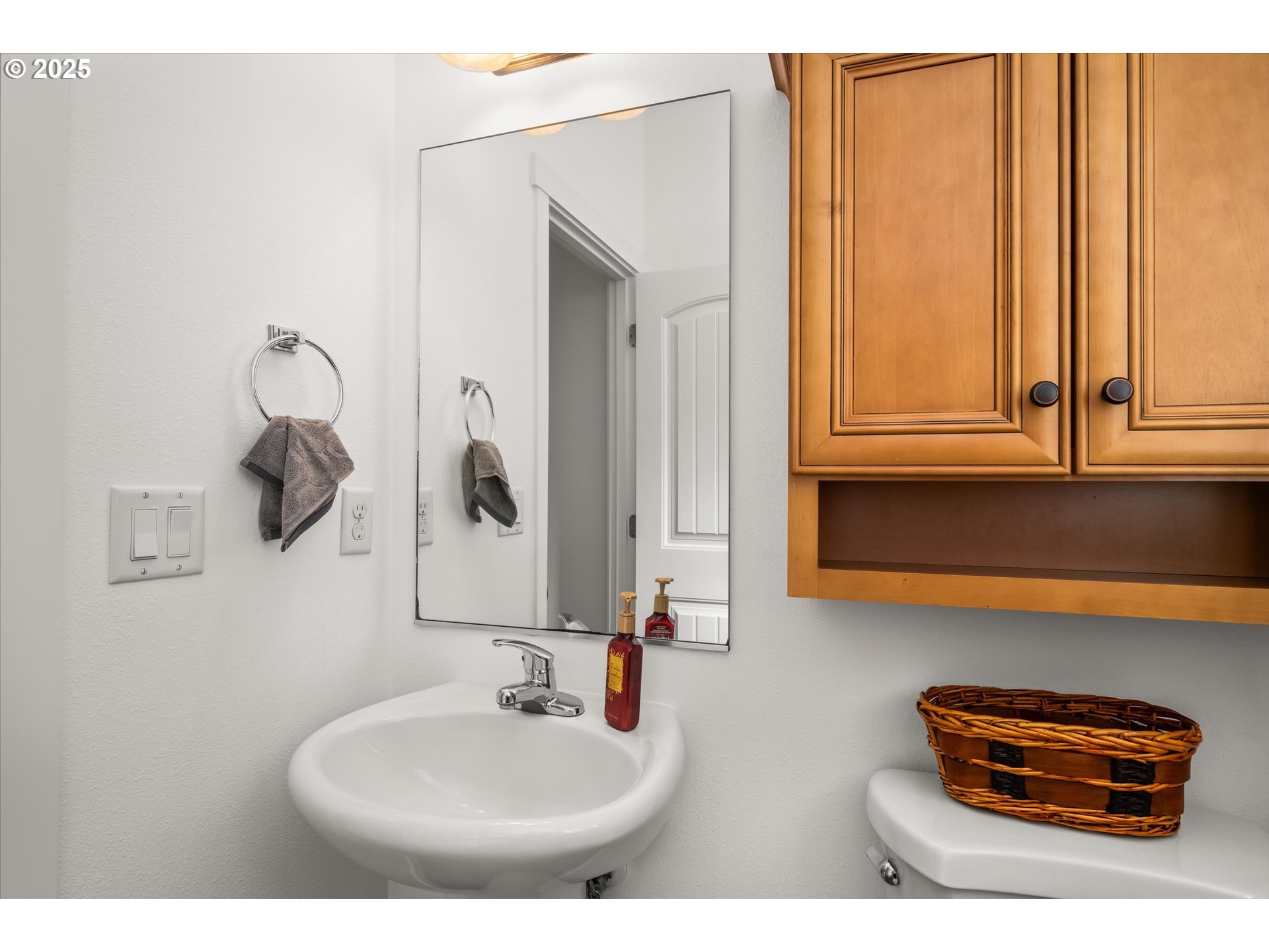 536 Raber Road Eugene, OR 97402 - Photo 16 of 41 a bathroom with a sink and a mirror