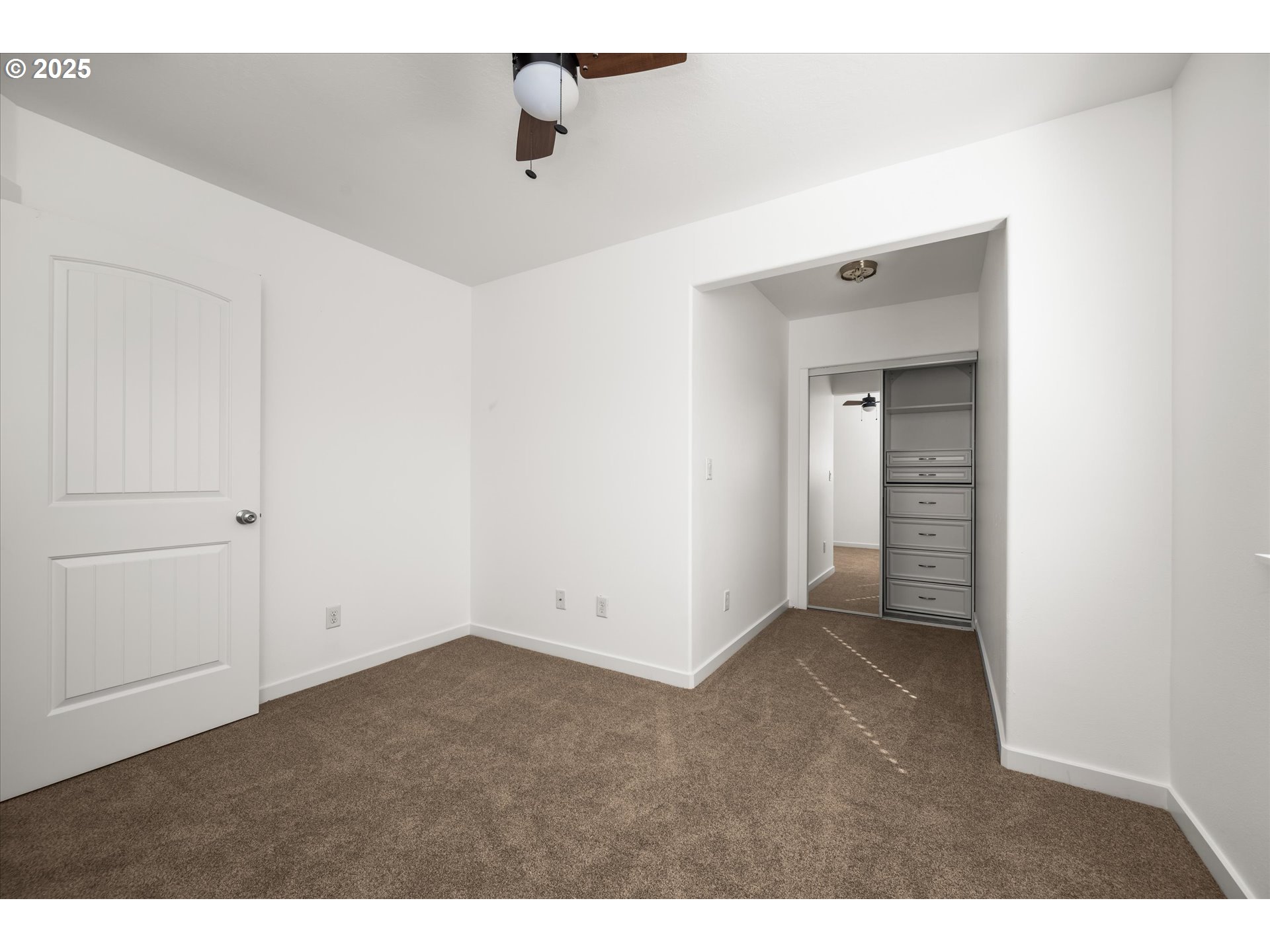 536 Raber Road Eugene, OR 97402 - Photo 29 of 41 a view of an empty room