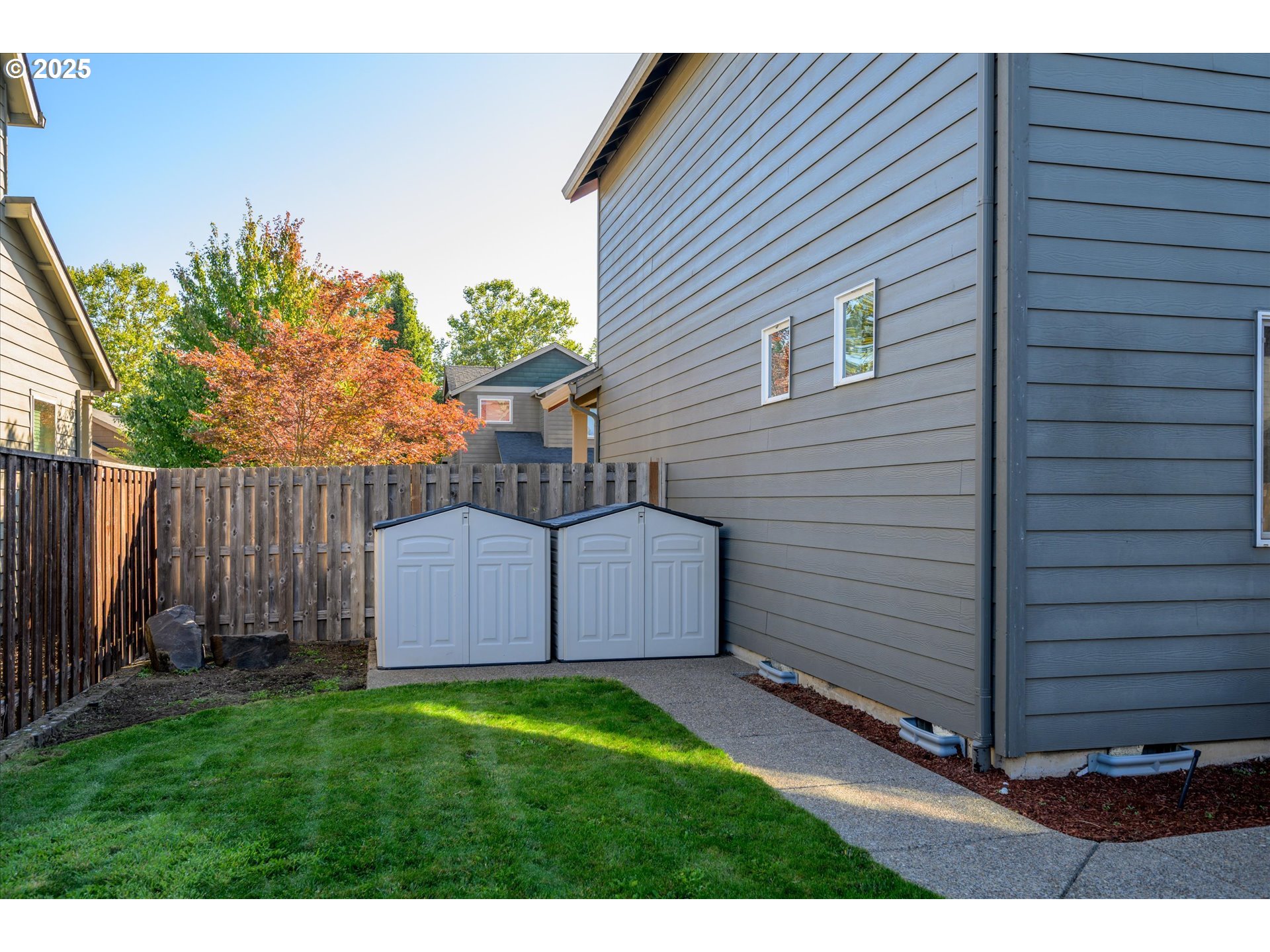 536 Raber Road Eugene, OR 97402 - Photo 36 of 41 a view of a backyard
