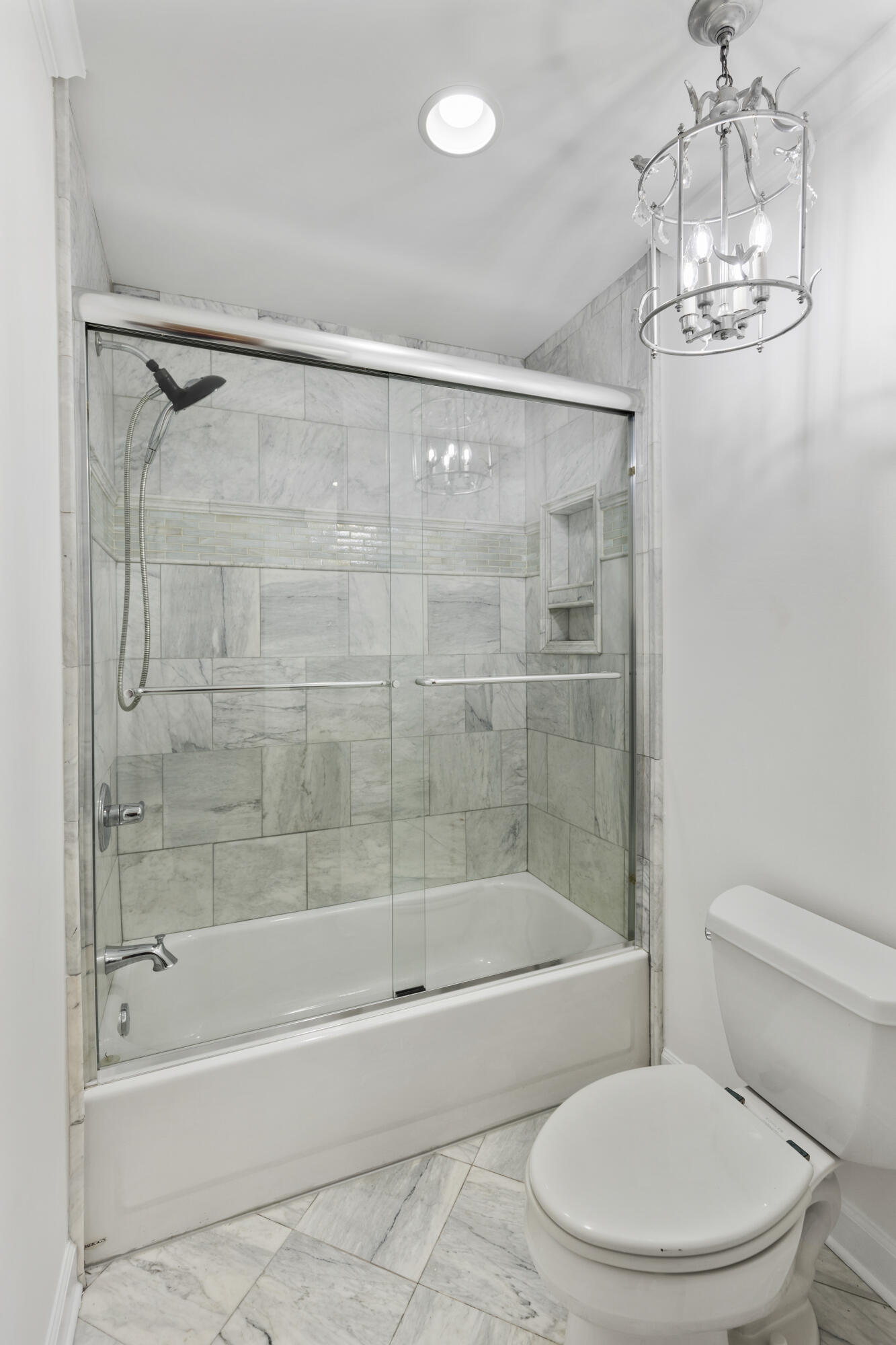 626 Eads Bluff Road Northwest Georgetown, TN 37336 - Photo 54 of 92 Upstairs tiled shower / tub combo