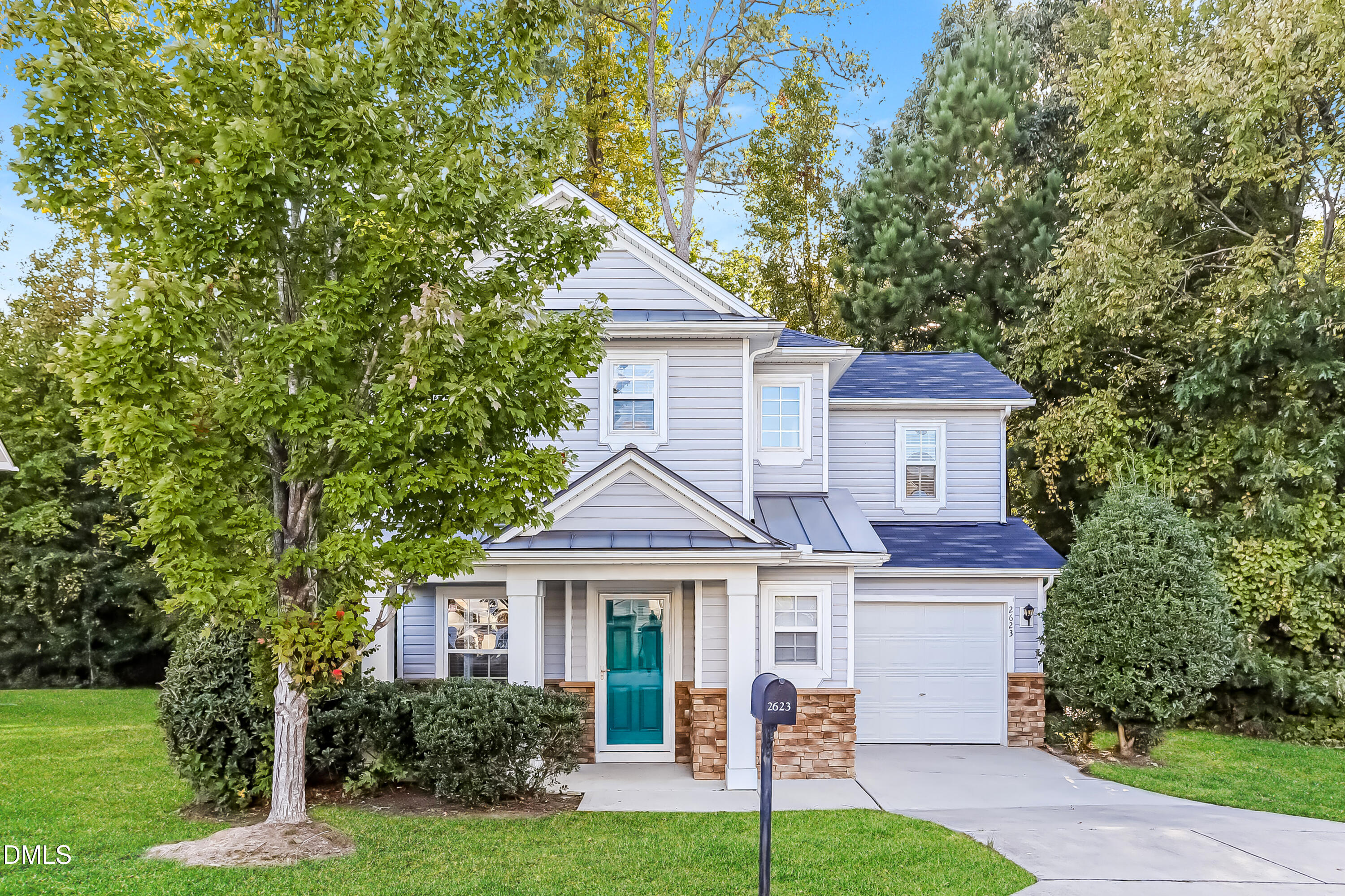 000-photo-front-view-11932497