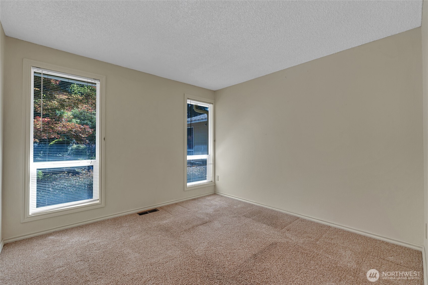 308 Northwest Bridle Ridge Boulevard Bremerton, WA 98311 - Photo 19 of 40