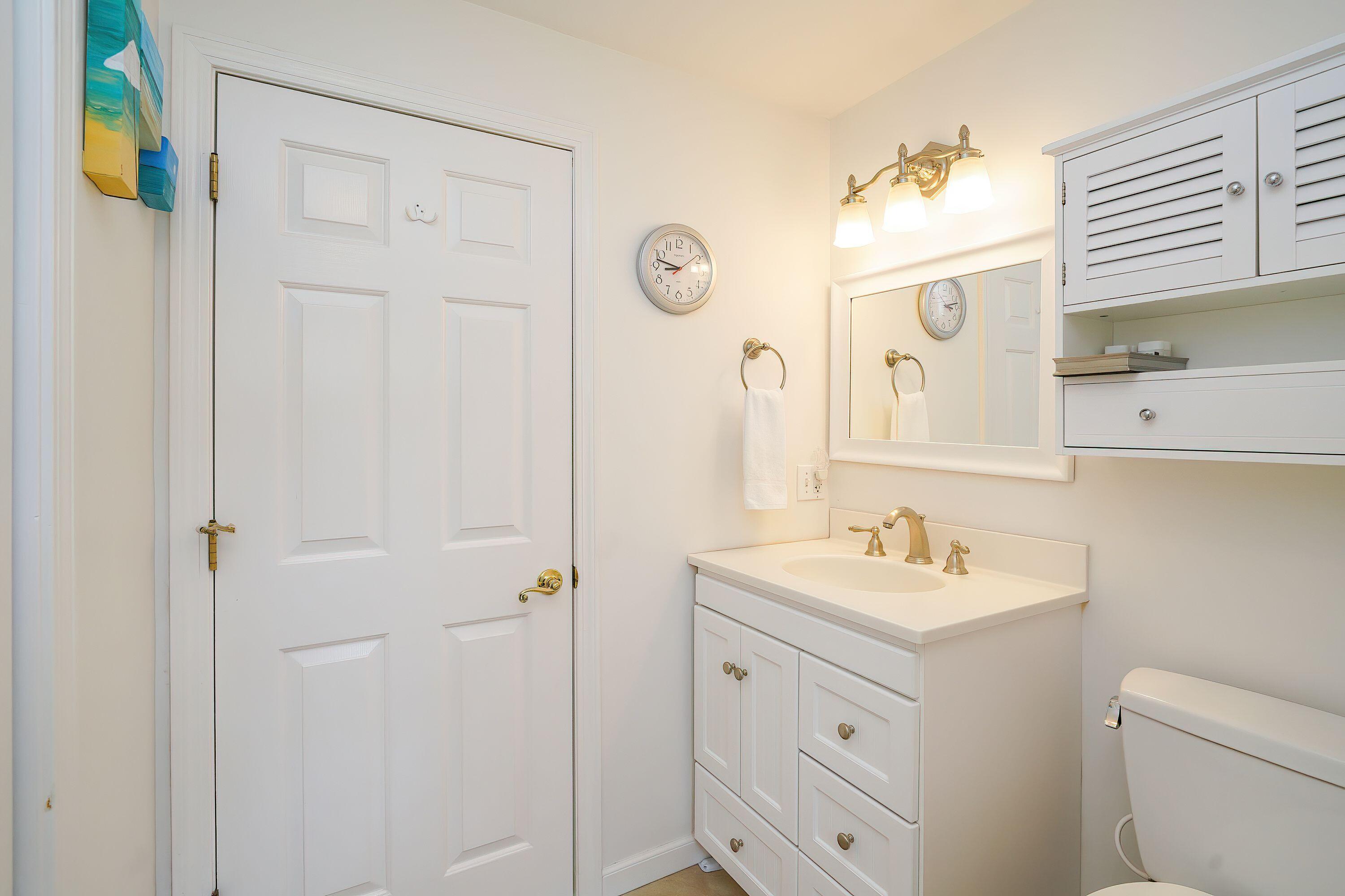 194 Old Colony Road Hyannis, MA 02601 - Photo 3 of 42 3