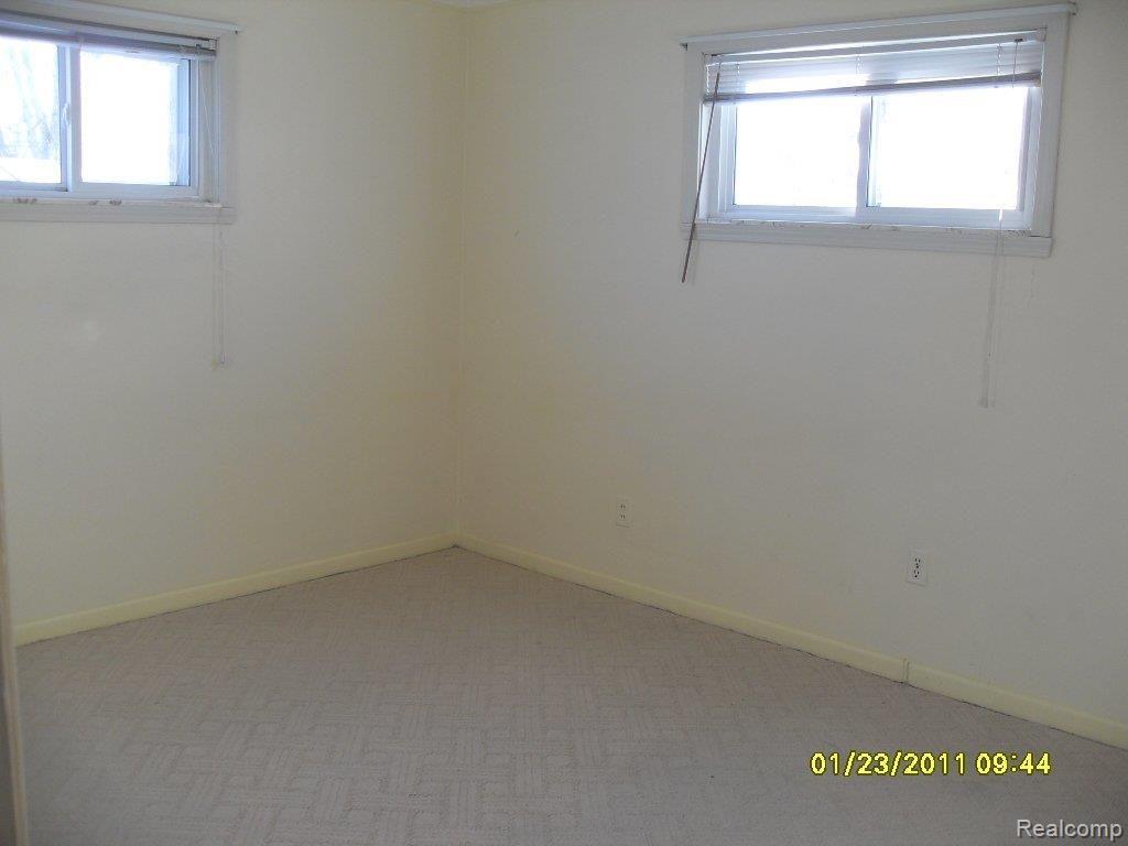 3240 Toepfer Road Warren, MI 48091 - Photo 10 of 17 SDC10233