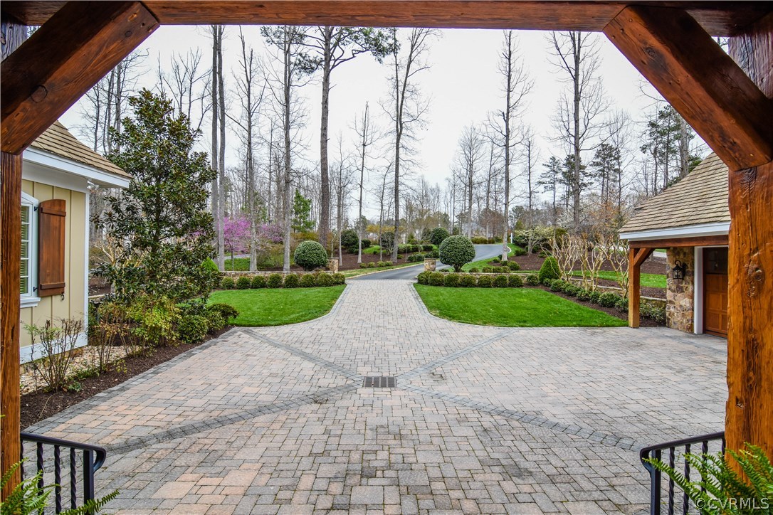 201 Kinloch Road Manakin-Sabot, VA 23103 - Photo 3 of 50 Looking from the covered front stoop to end of dri