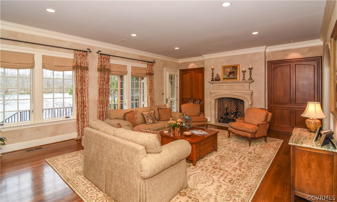 201 Kinloch Road Manakin-Sabot, VA 23103 - Photo 8 of 50 One view of Great Room. Look at the water view!