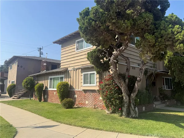 front view of house with a yard