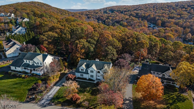 14 Stone Cliff Terrace Oak Ridge, NJ 07438 - Photo 4 of 47