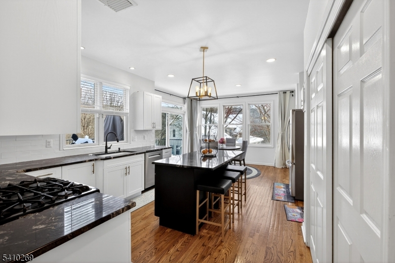 14 Stone Cliff Terrace Oak Ridge, NJ 07438 - Photo 9 of 47