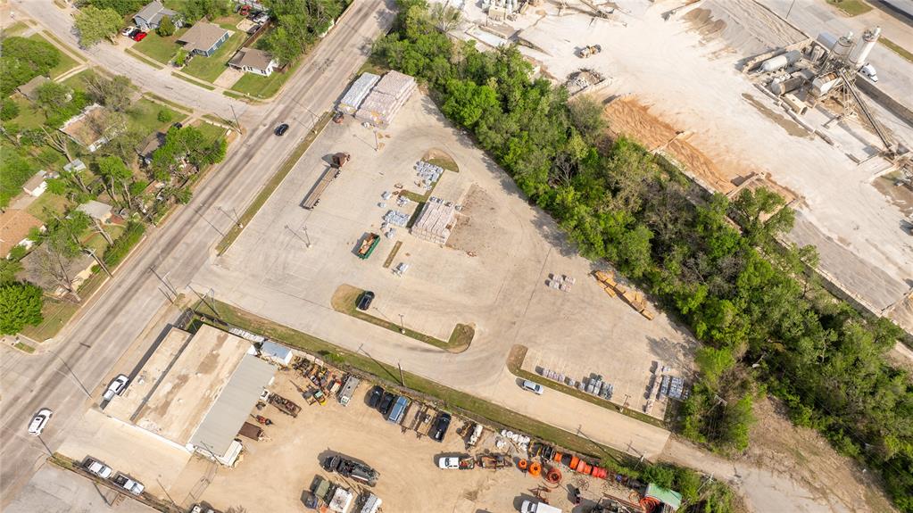 600 Southwest Loop 820 Fort Worth, TX 76115 - Photo 24 of 31 a view of a large building
