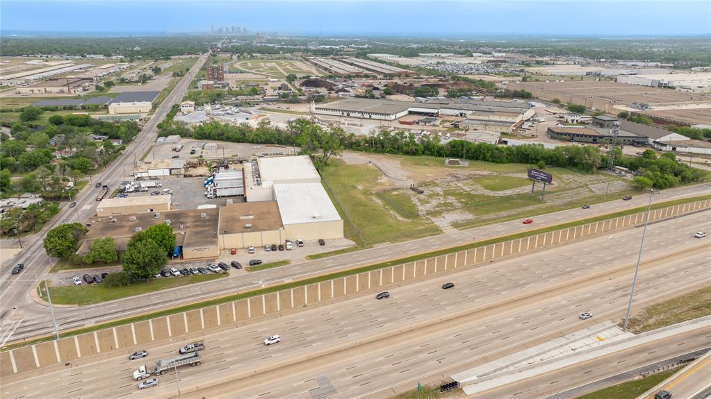 600 Southwest Loop 820 Fort Worth, TX 76115 - Photo 9 of 31 an aerial view of residential houses with outdoor space and river