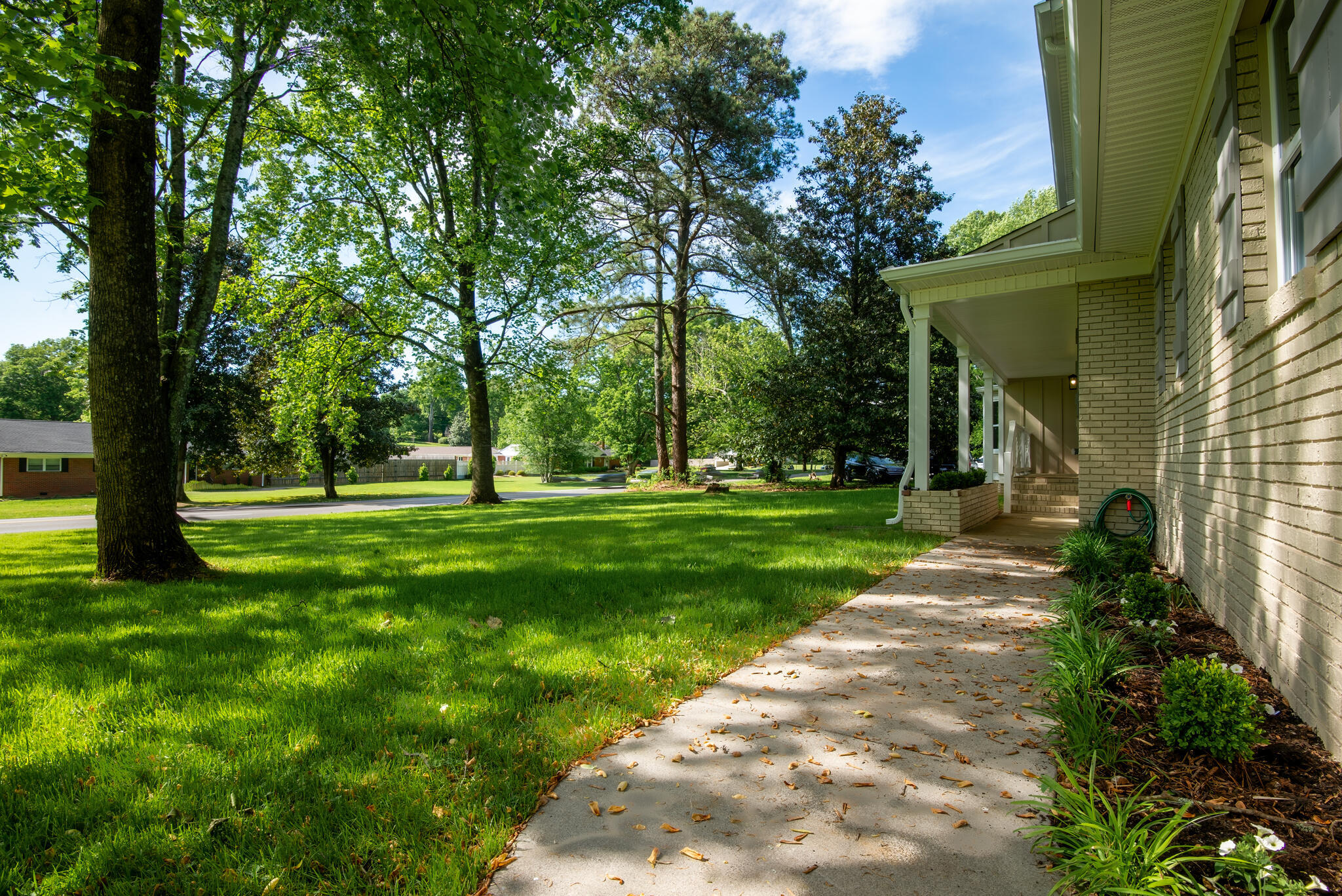 200 Georgetown Road Northwest Cleveland, TN 37311 - Photo 3 of 15 Sidewalk