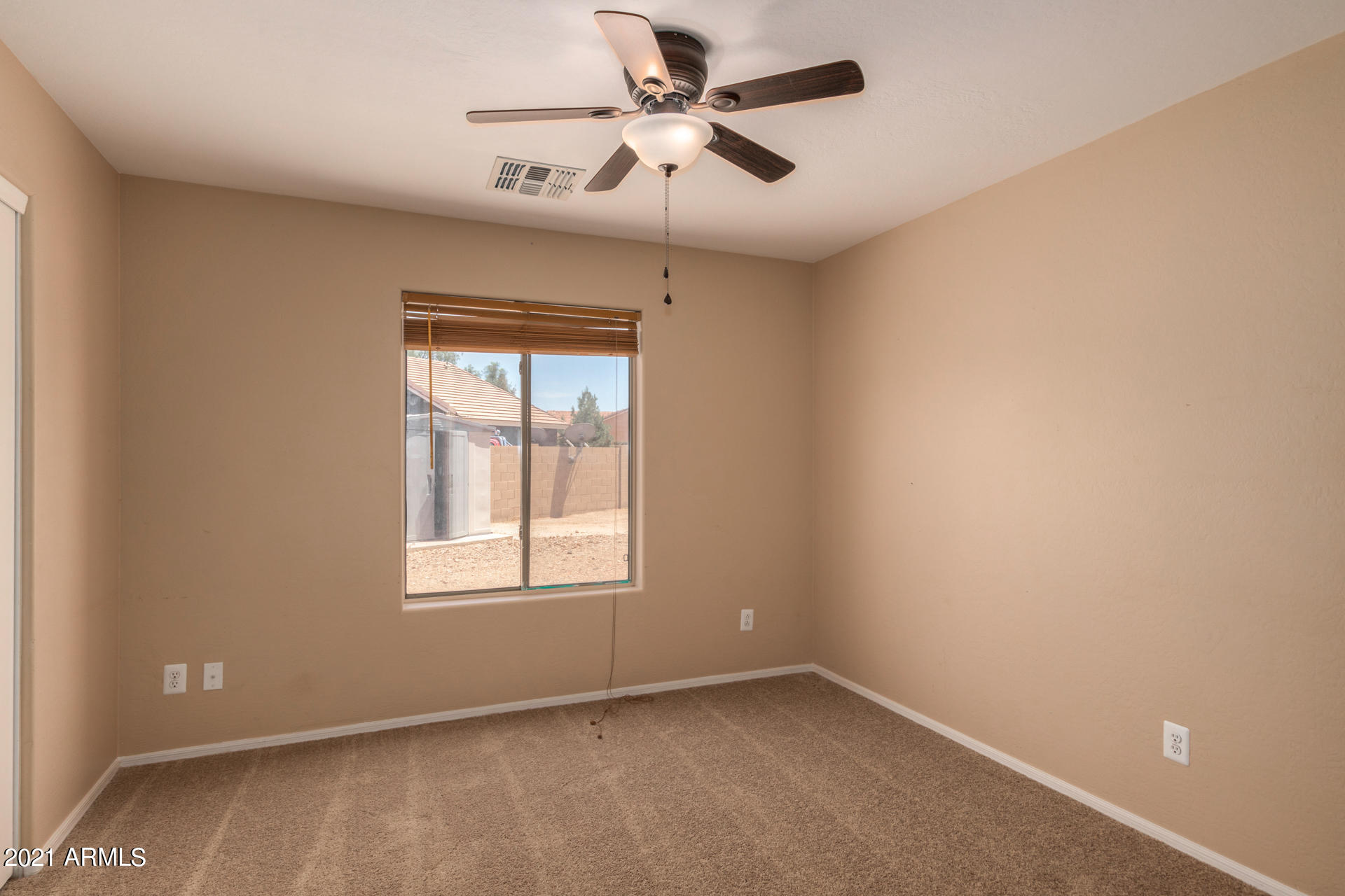 2437 West Darrel Road Phoenix, AZ 85041 - Photo 13 of 38 0012-11 - Darrel