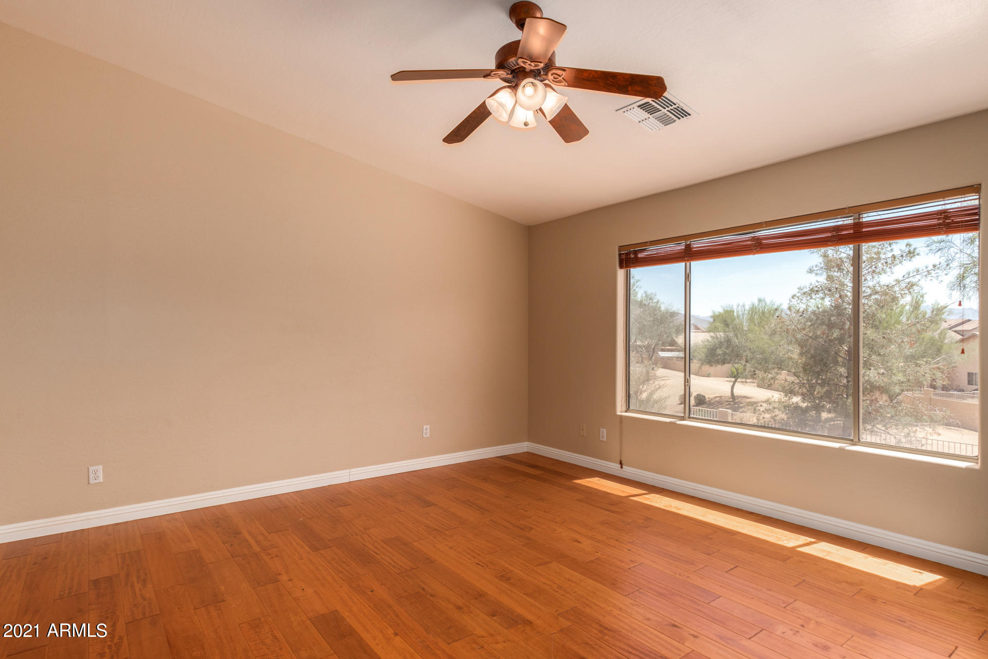 2437 West Darrel Road Phoenix, AZ 85041 - Photo 20 of 38 0019-19 - Darrel