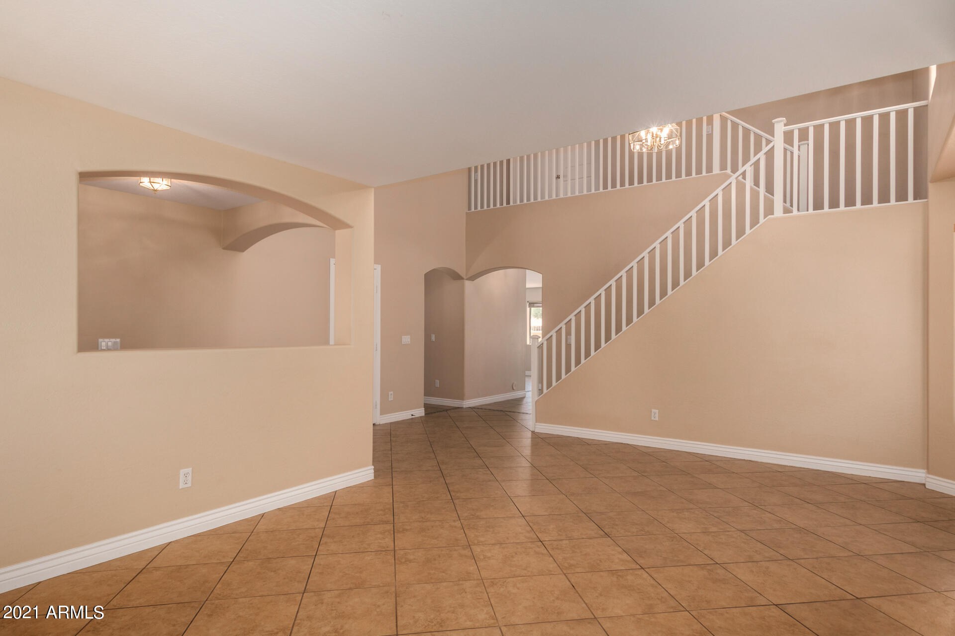 2437 West Darrel Road Phoenix, AZ 85041 - Photo 6 of 38 0005-05 - Darrel
