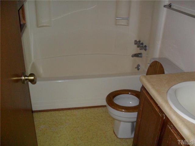 9 Providence Court Durham, NC 27705 - Photo 7 of 10