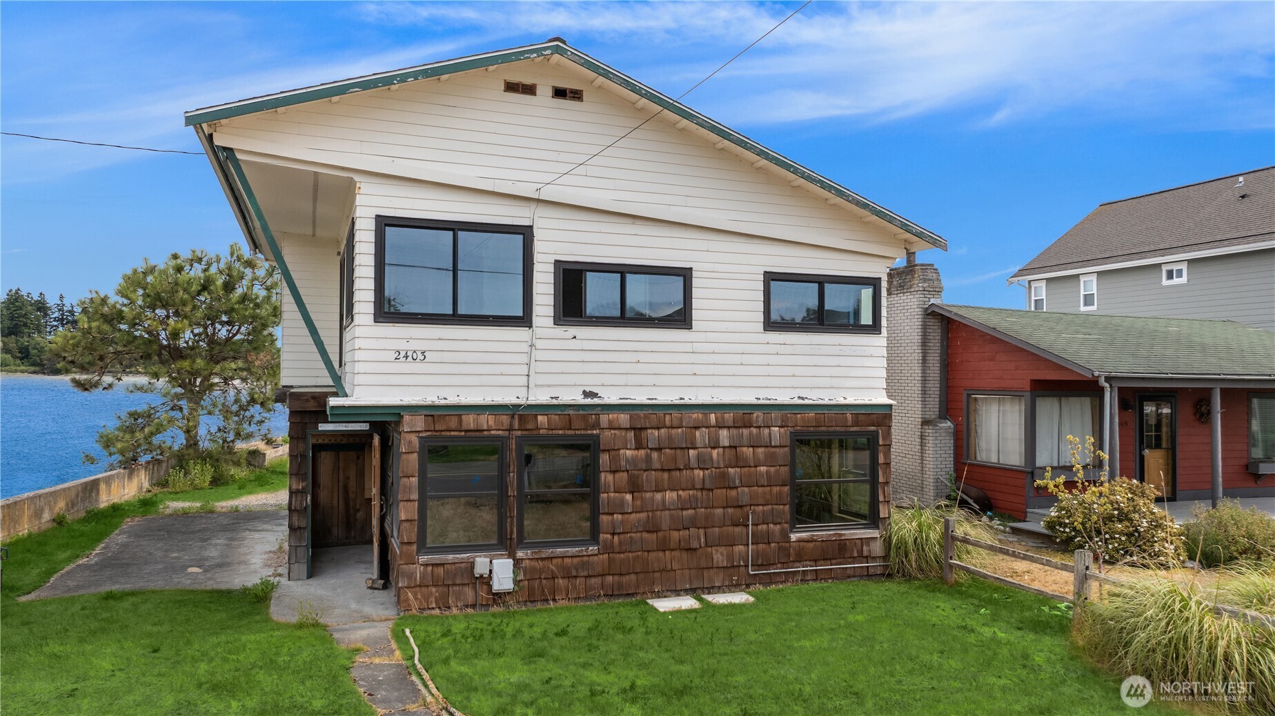 2403 Sunlight Beach Road Clinton, WA 98236 - Photo 4 of 19