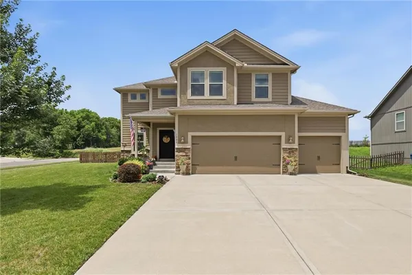 $459,000 | 1406 Silhouette Drive, Kearney, MO 64060